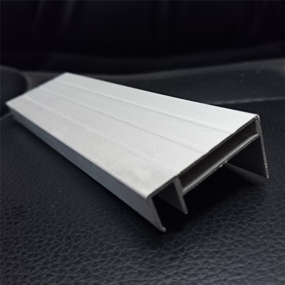 Aluminium extrusion for solar panel mounting frame2