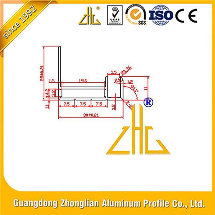Aluminium extrusion for solar panel mounting frame